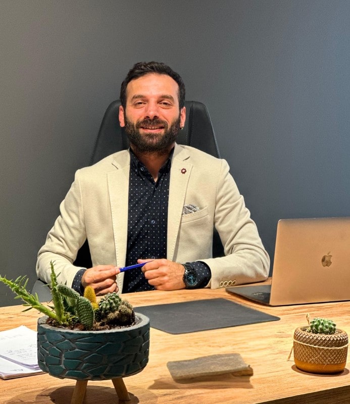 Op. Dr. Melih Arif Közen